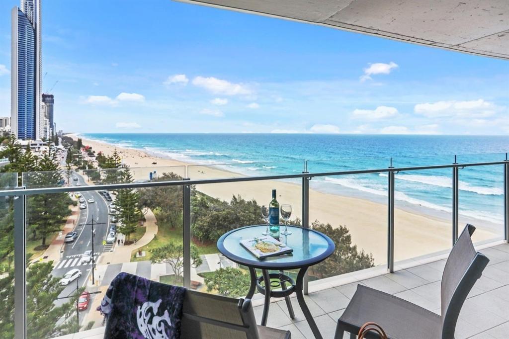 One The Esplanade Apartments On Surfers Paradise Голд-Кост Экстерьер фото