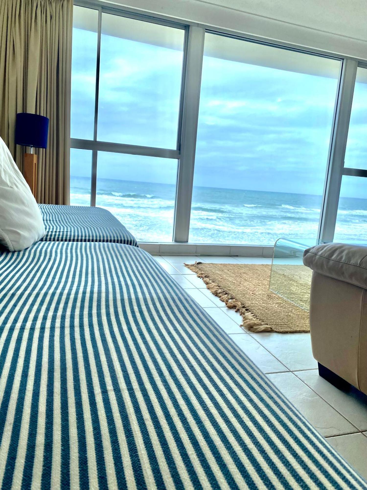 One The Esplanade Apartments On Surfers Paradise Голд-Кост Экстерьер фото