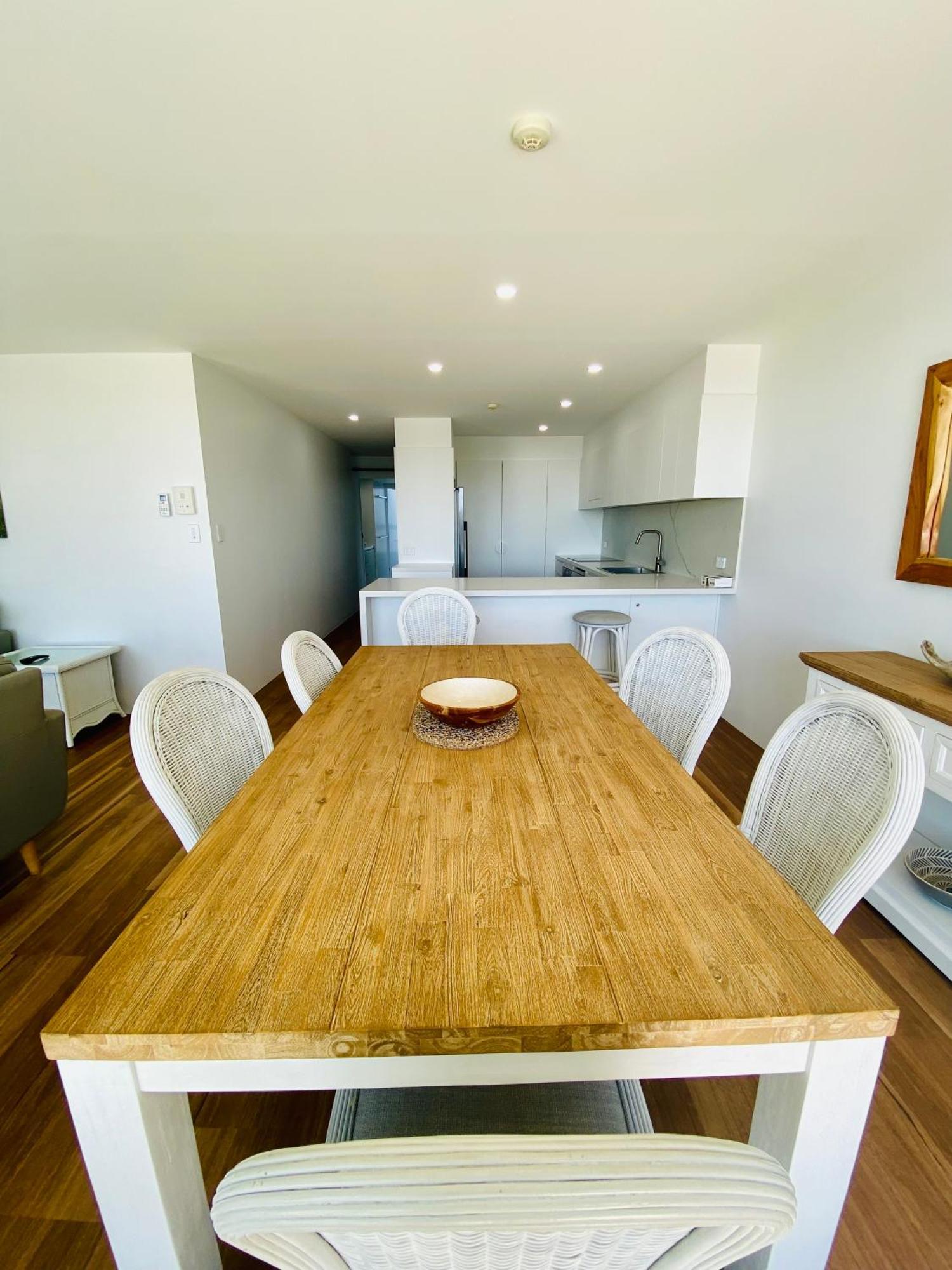 One The Esplanade Apartments On Surfers Paradise Голд-Кост Экстерьер фото
