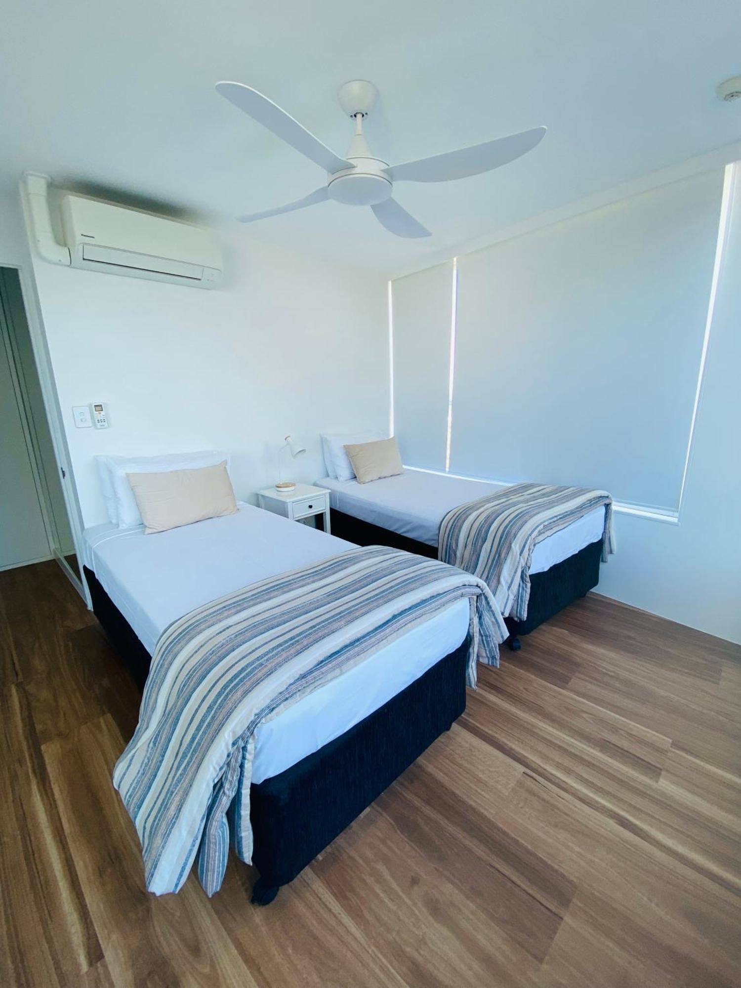 One The Esplanade Apartments On Surfers Paradise Голд-Кост Экстерьер фото