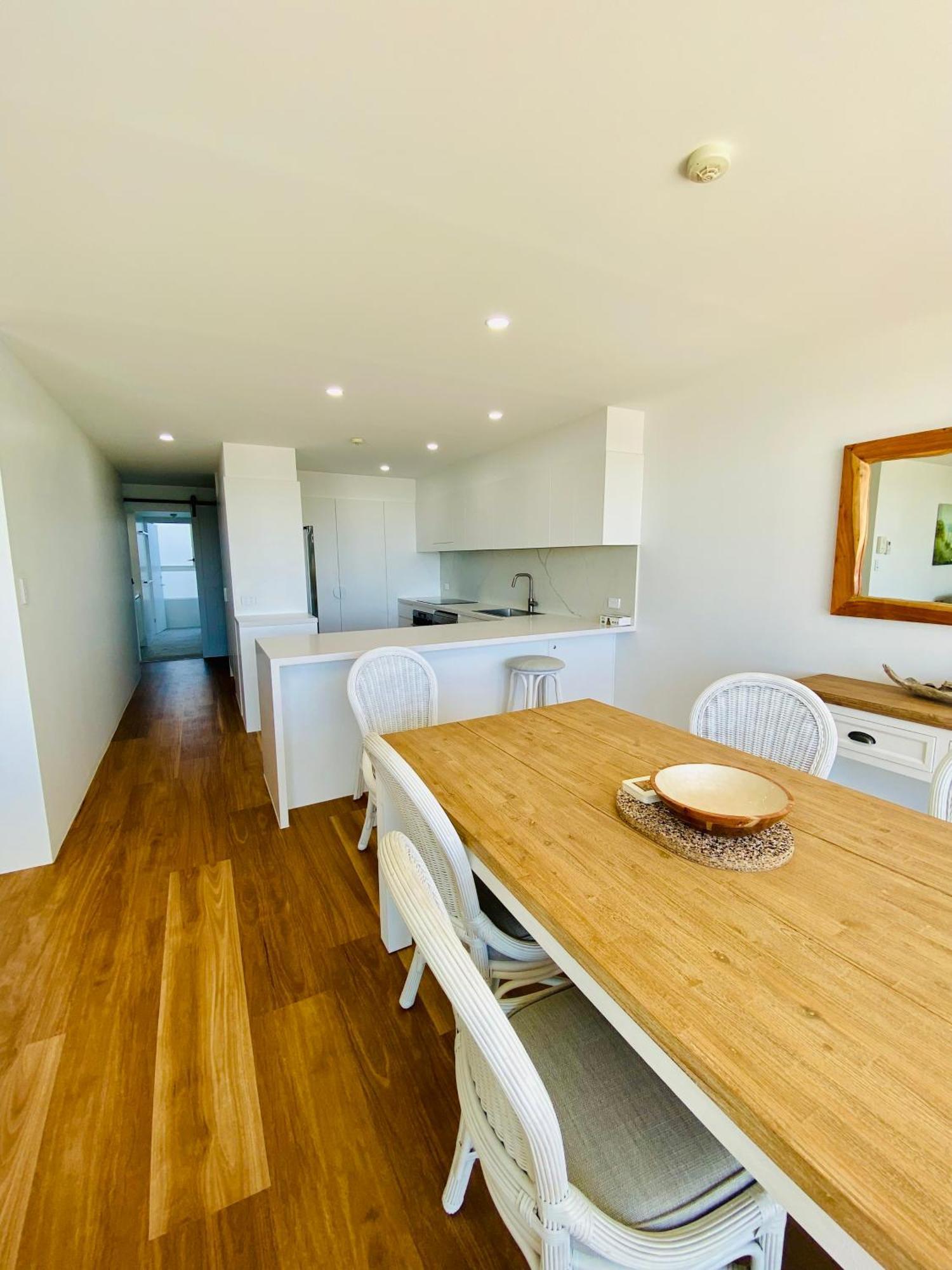 One The Esplanade Apartments On Surfers Paradise Голд-Кост Экстерьер фото